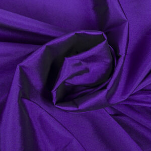 Tafeta color morado.