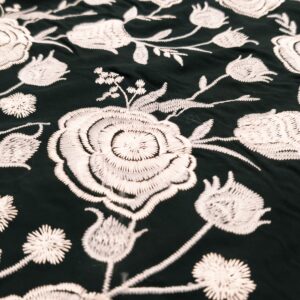 Viscosa mantón fondo negro