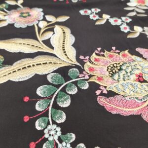 Viscosa mantón fondo negro