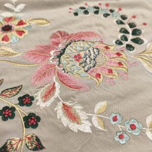 Viscosa mantón fondo marfil