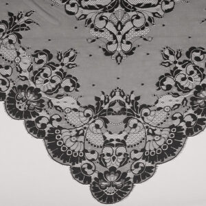 Mantilla Triángular Negra 210 x 100 (mantilla tres picos)