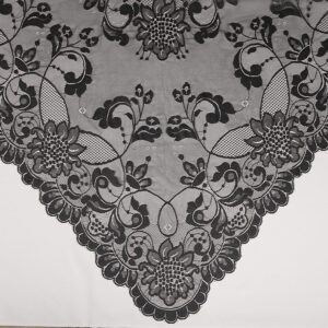 Mantilla Triángular Negra 240 x 120 (mantilla tres picos)