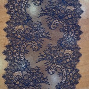 Encaje chantilly azul noche (ancho 30cm)